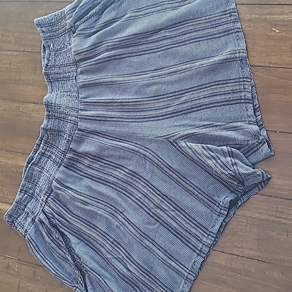 Three Dots High Waisted Striped shorts size XXL